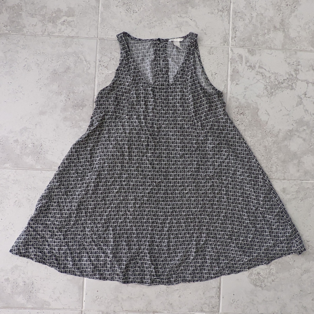 H&M Black and White Patterned Short Sleeveless Summer Dress - size 12